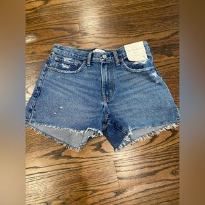 Abercrombie & Fitch Boyfriend Short - Mid Rise